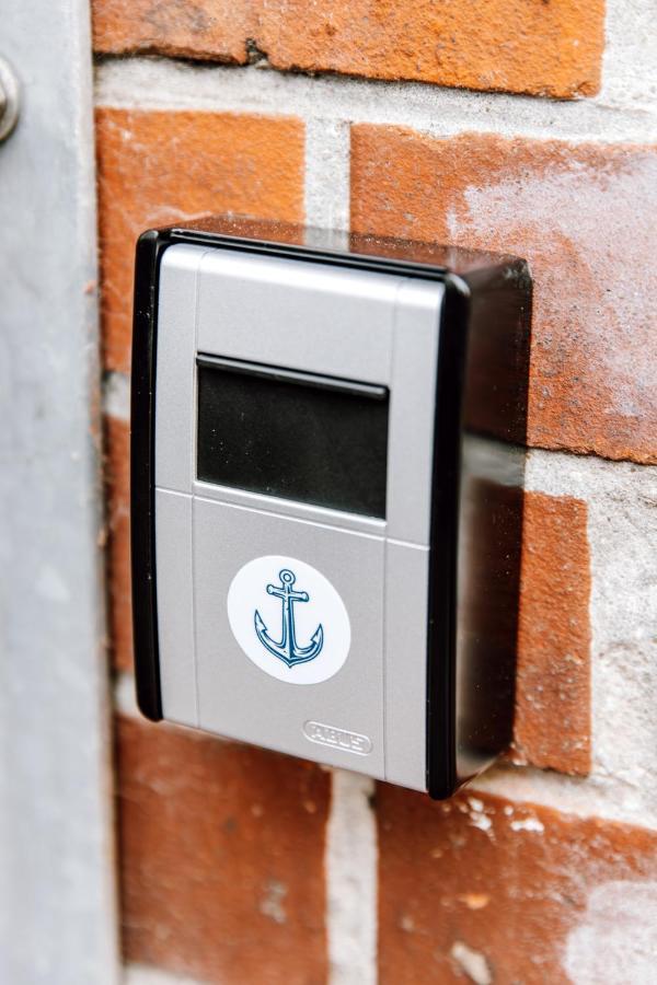 Alles Neu: 1-Zi Zentral Am Exerzierpl. 24H-Checkin Kiel Eksteriør billede